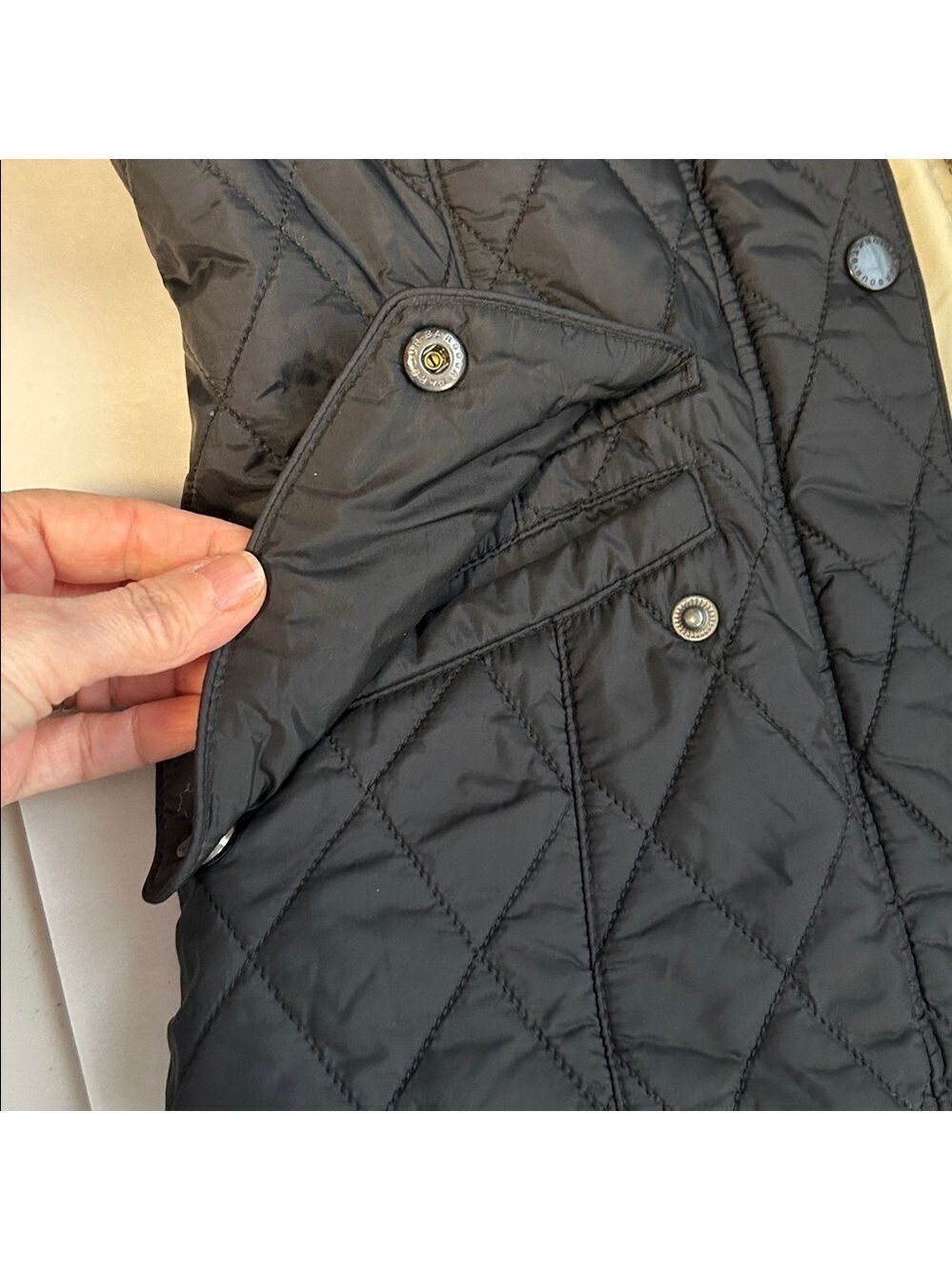 Barbour Flyweight Cavalry Quiet Luxury Quilted Minimalist Classic Jacket Size 4 - Picture 7 of 15